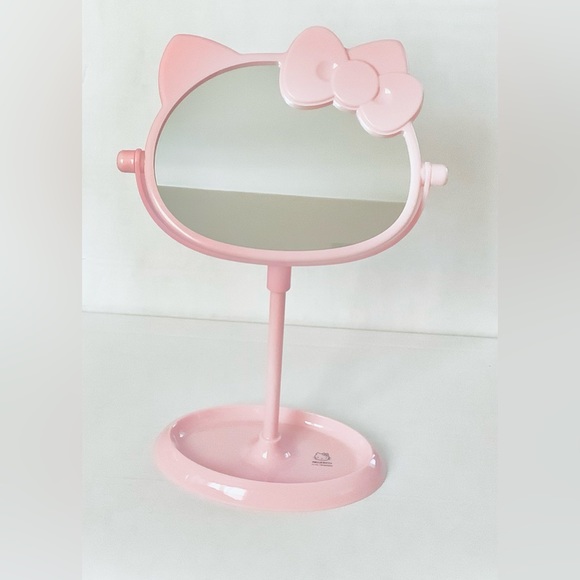 Sanrio Hello Kitty Princess Table Mirror - Picture 3 of 4